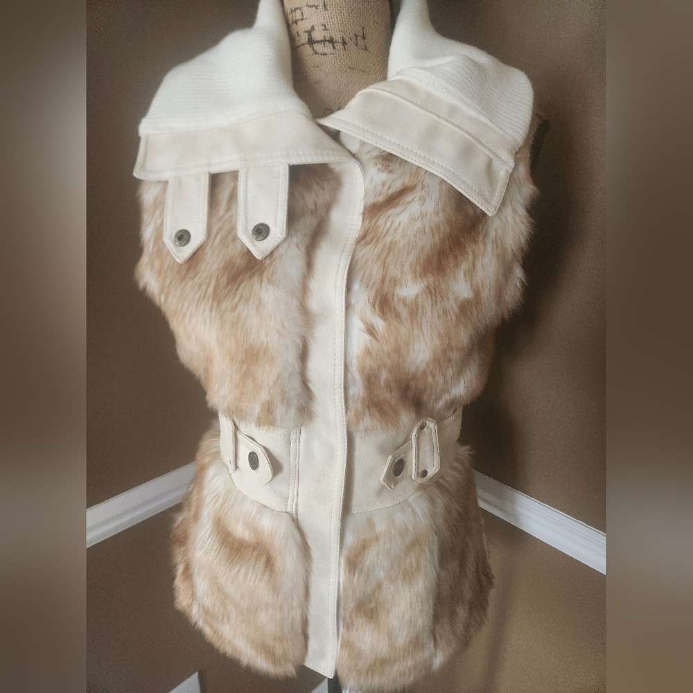 NWT Arden B Faux Fur Vest Cream &โ Brown Sz Sm